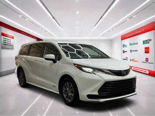 2021 Toyota Sienna LE