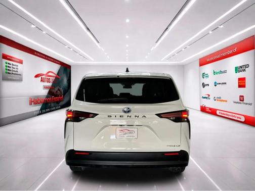 2021 Toyota Sienna LE