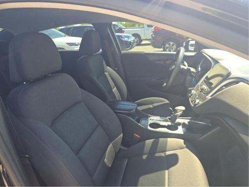 Mosaic Black Metallic 2022 Chevrolet Malibu LT