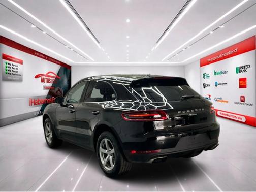 2018 Porsche Macan Base (PDK)