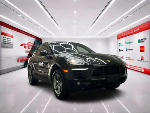 2018 Porsche Macan Base (PDK)