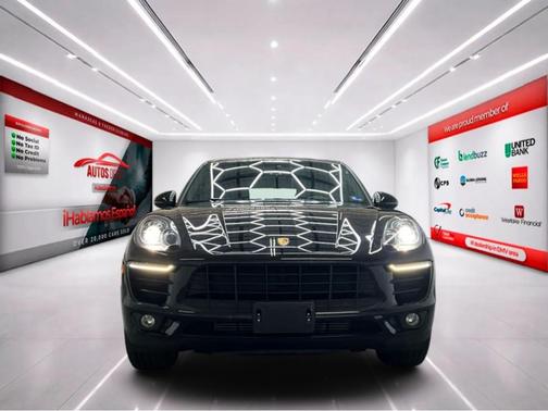 2018 Porsche Macan Base (PDK)