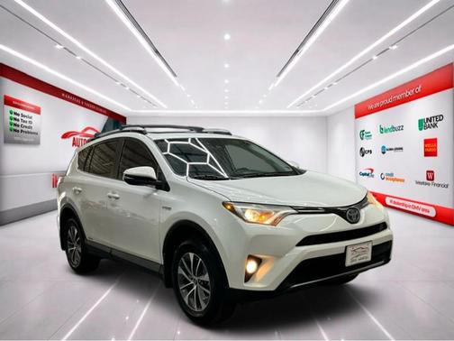 Super White 2017 Toyota RAV4 Hybrid XLE