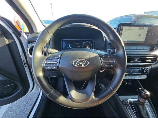 Lunar White 2022 Hyundai KONA Limited