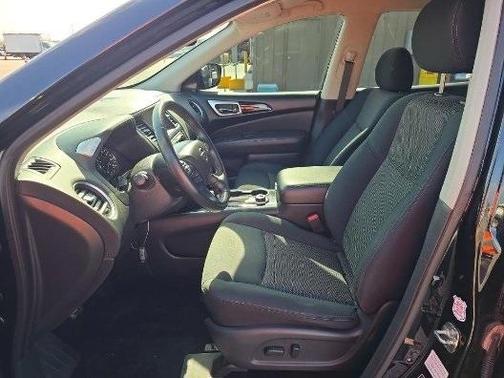2019 Nissan Pathfinder SV