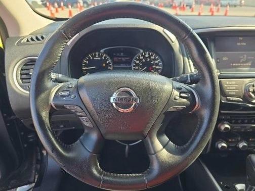 2019 Nissan Pathfinder SV