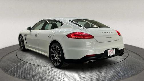 2015 Porsche Panamera 4