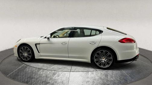 2015 Porsche Panamera 4