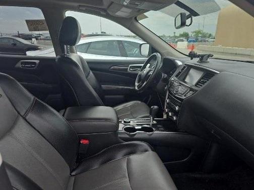 2019 Nissan Pathfinder SL