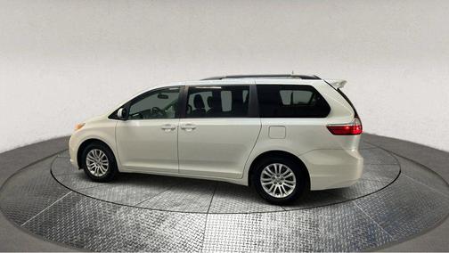 2017 Toyota Sienna XLE
