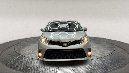 2018 Toyota Sienna SE