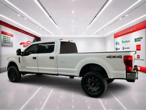 Oxford White 2022 Ford F-250 XLT