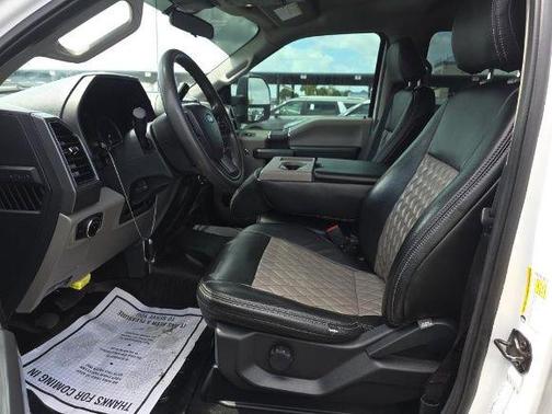 Oxford White 2022 Ford F-250 XLT