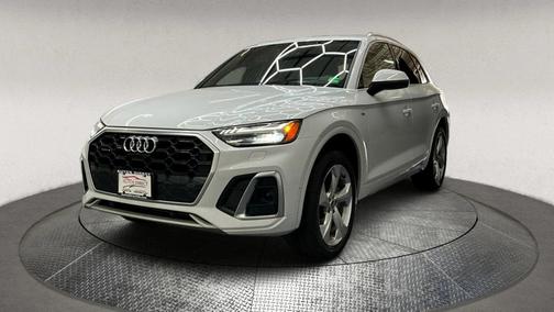 2022 Audi Q5 45 S line Prestige
