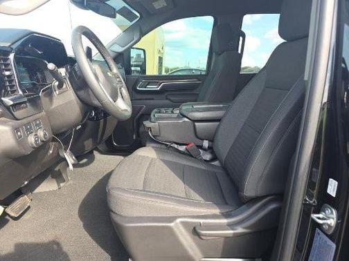 2025 Chevrolet Silverado 3500 LT