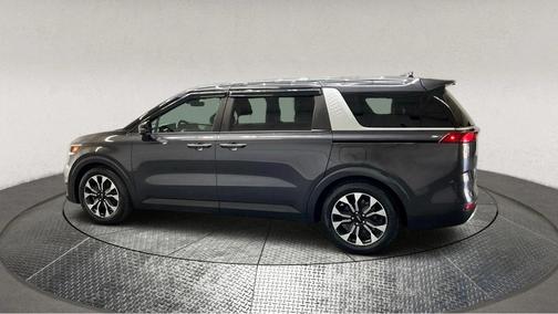 2022 Kia Carnival EX