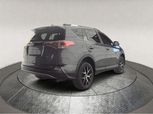 2017 Toyota RAV4 SE