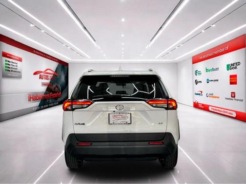 Super White 2020 Toyota RAV4 LE