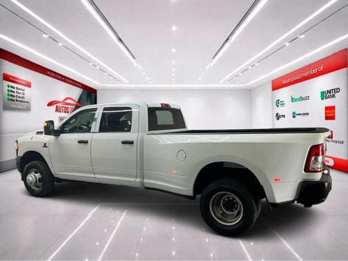 Bright White Clearcoat 2024 RAM 3500 Tradesman