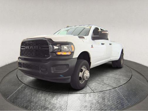 Bright White Clearcoat 2024 RAM 3500 Tradesman