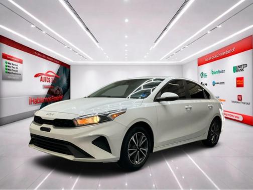 Snow White Pearl 2023 Kia Forte LXS