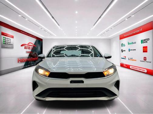 Snow White Pearl 2023 Kia Forte LXS