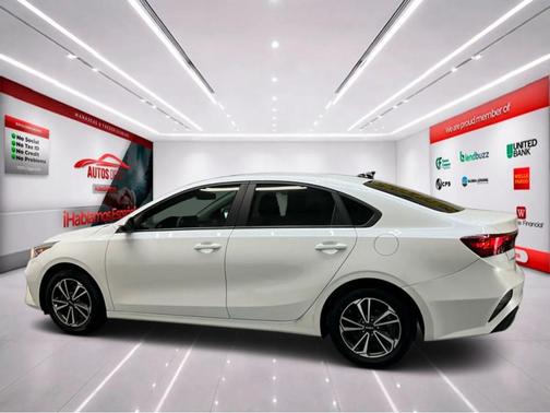 Snow White Pearl 2023 Kia Forte LXS