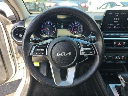 Snow White Pearl 2023 Kia Forte LXS