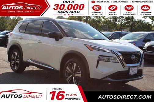 2 Tone White / Black Roof 2023 Nissan Rogue SL