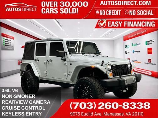 Bright White Clearcoat 2017 Jeep Wrangler Unlimited Sahara