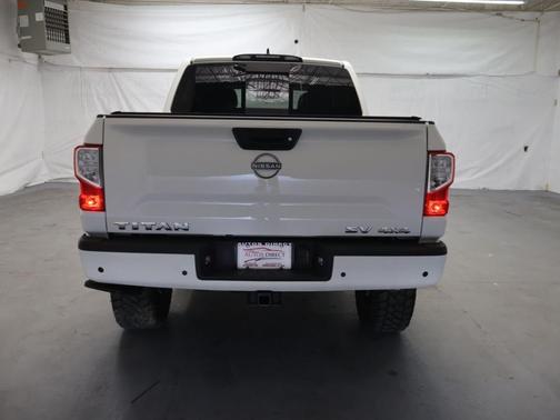 Glacier White 2024 Nissan Titan SV