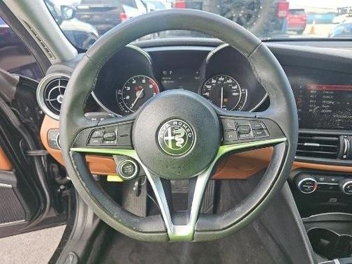 2019 Alfa Romeo Giulia Base