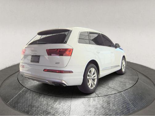 Glacier White Metallic 2018 Audi Q7 2.0T Premium Plus
