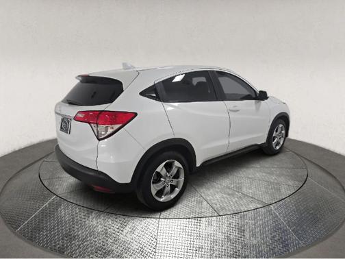 White 2022 Honda HR-V LX