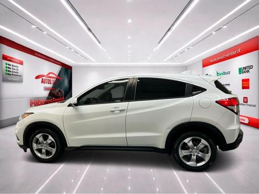 White 2022 Honda HR-V LX