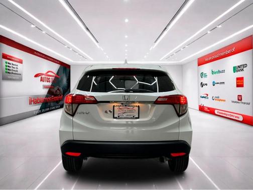 White 2022 Honda HR-V LX