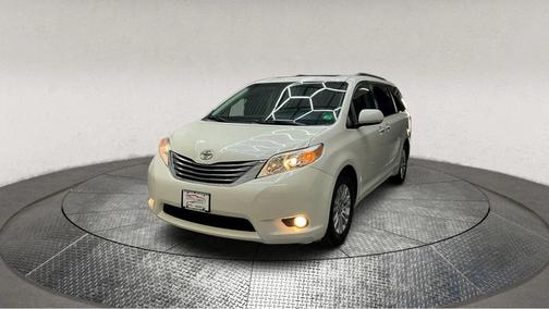 2017 Toyota Sienna XLE