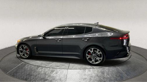 2021 Kia Stinger GT1