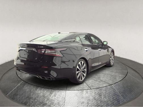 Black 2023 Nissan Maxima Platinum