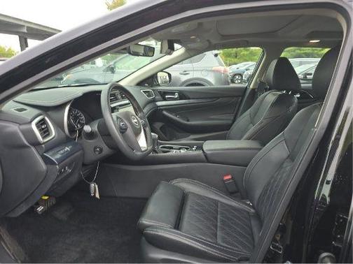 Black 2023 Nissan Maxima Platinum