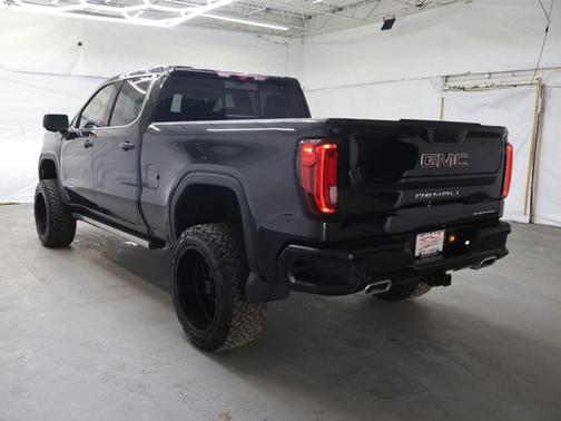 Black 2024 GMC Sierra 1500 Denali