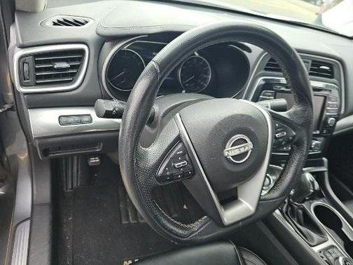 2023 Nissan Maxima SV