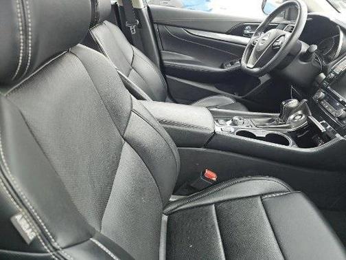 2023 Nissan Maxima SV