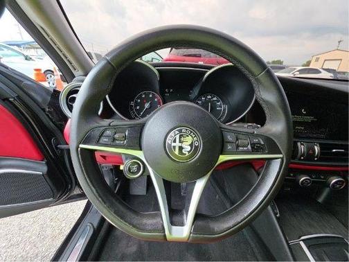 Alfa Black 2018 Alfa Romeo Giulia Base