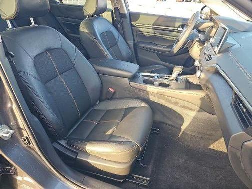 2022 Nissan Altima 2.0 SR