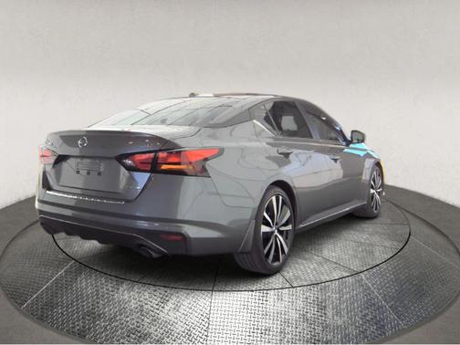 2022 Nissan Altima 2.0 SR