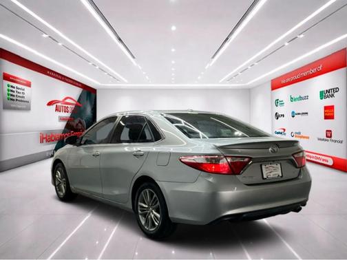 Celestial Silver Metallic 2016 Toyota Camry SE