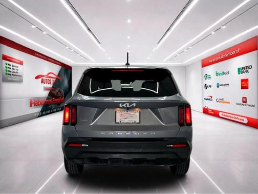 Everlasting Silver 2022 Kia Sorento LX
