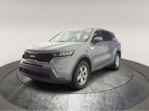 Everlasting Silver 2022 Kia Sorento LX