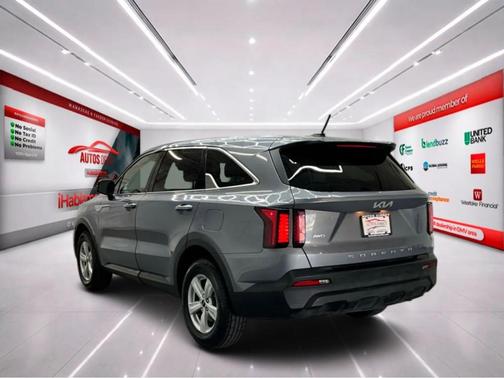 Everlasting Silver 2022 Kia Sorento LX